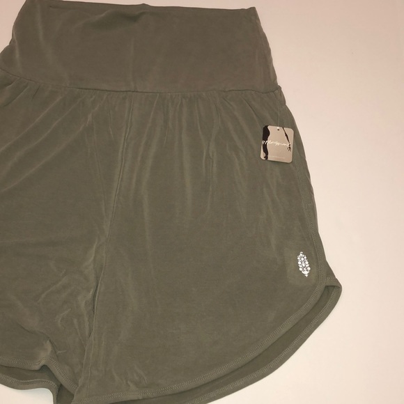 FP MOVEMENT pull up shorts - Picture 6 of 8
